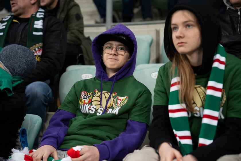 Kibice na meczu Śląska z Widzewem (2 marca 2024) na Tarczyński Arenie